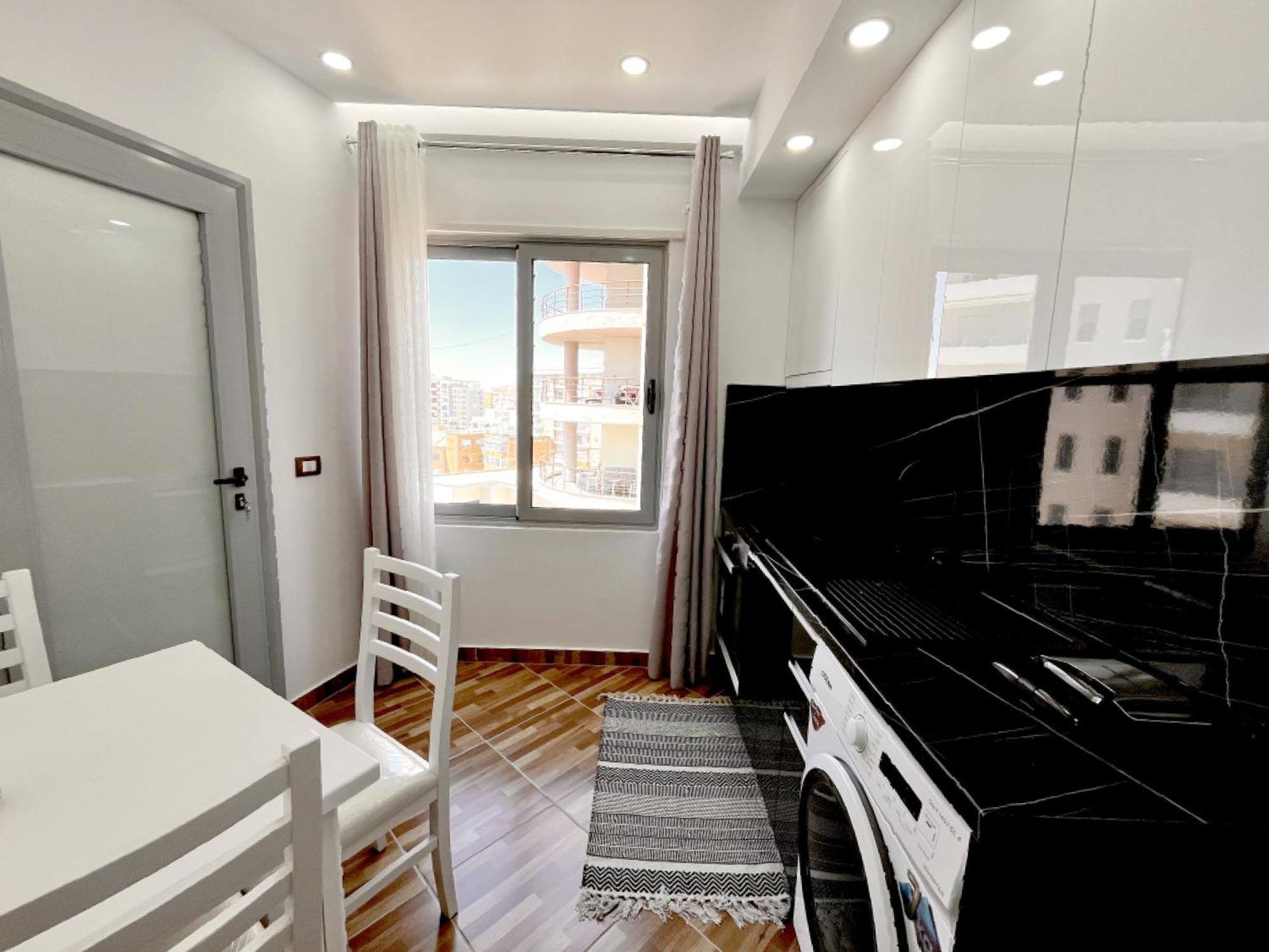 Kam Apartments In The City Center Vlorë 외부 사진