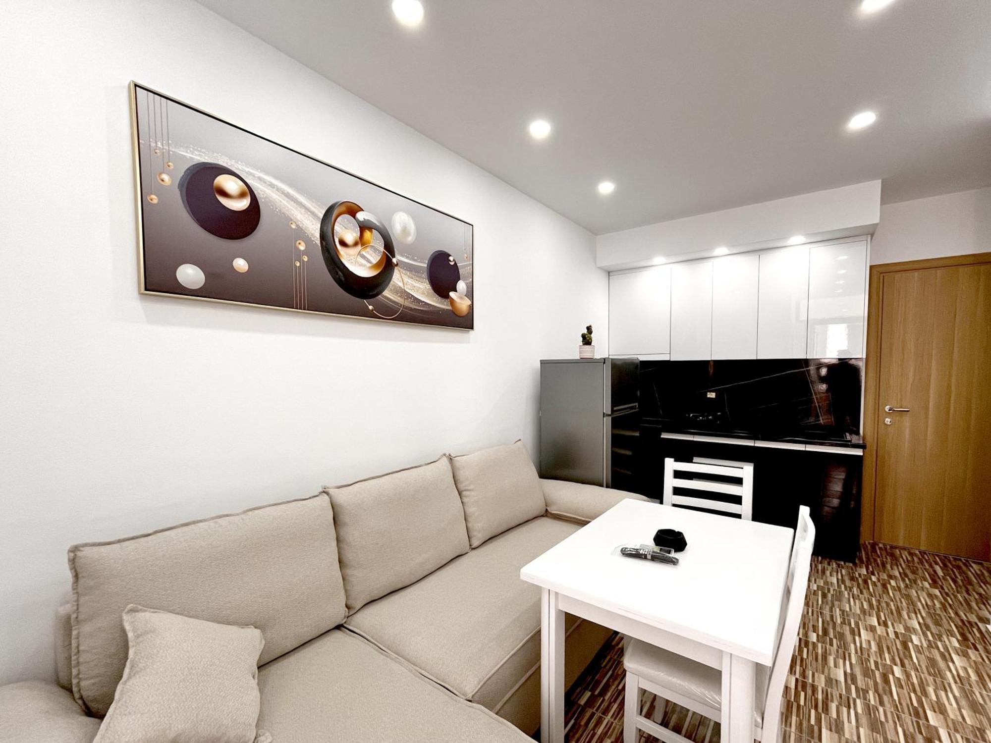 Kam Apartments In The City Center Vlorë 외부 사진
